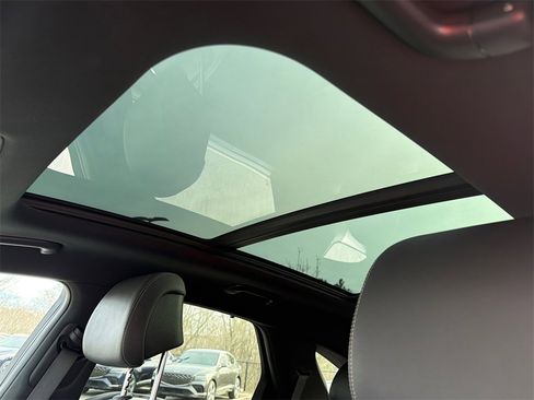 Used 2023 Genesis GV70 2.5T w/ Sport Prestige Package image 33