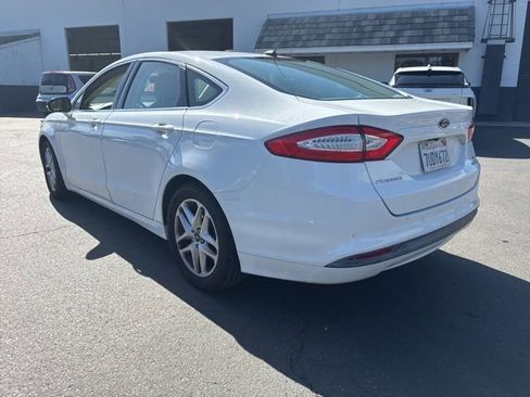Used 2016 Ford Fusion SE w/ Equipment Group 202A FWD image 9