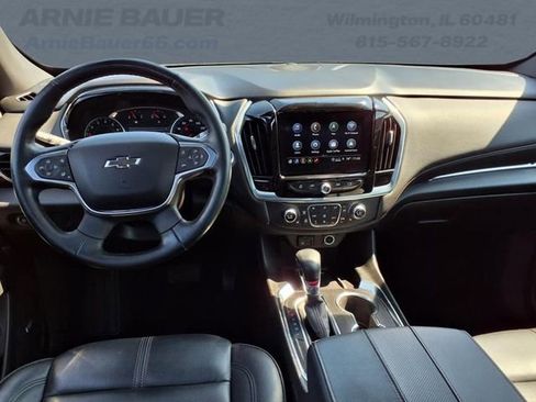 Used 2023 Chevrolet Traverse RS image 9