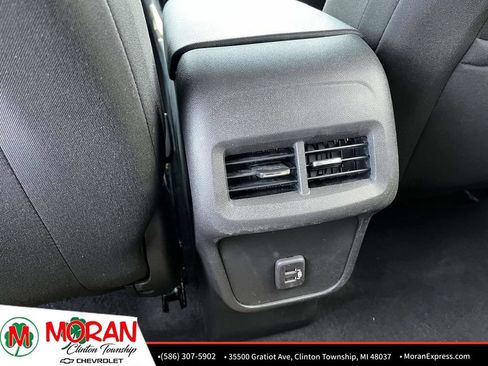Used 2023 Chevrolet Equinox LT AWD/4WD image 13