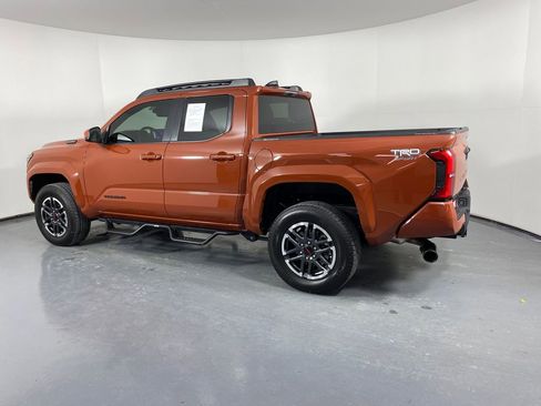 Used 2025 Toyota Tacoma TRD Off-Road image 4