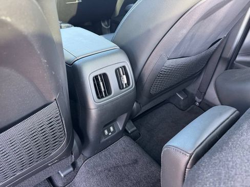 Used 2024 Hyundai Tucson Limited AWD/4WD image 16