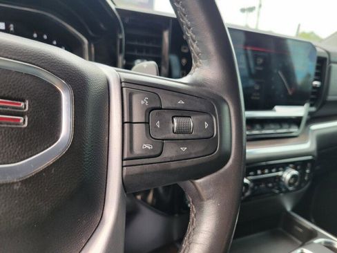 Used 2023 GMC Sierra 1500 SLT image 12