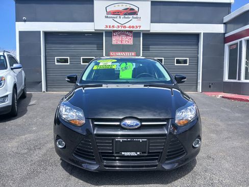 Used 2014 Ford Focus Titanium image 2