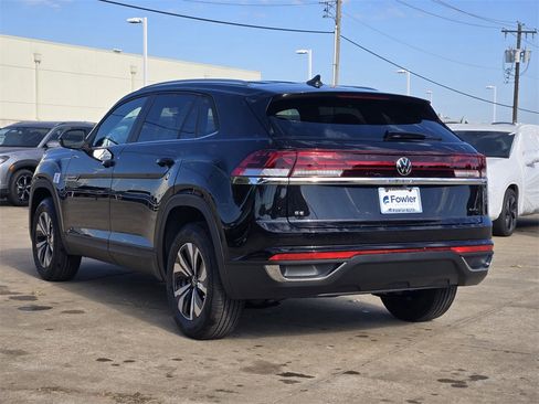 New 2026 Volkswagen Atlas Cross Sport SE image 3