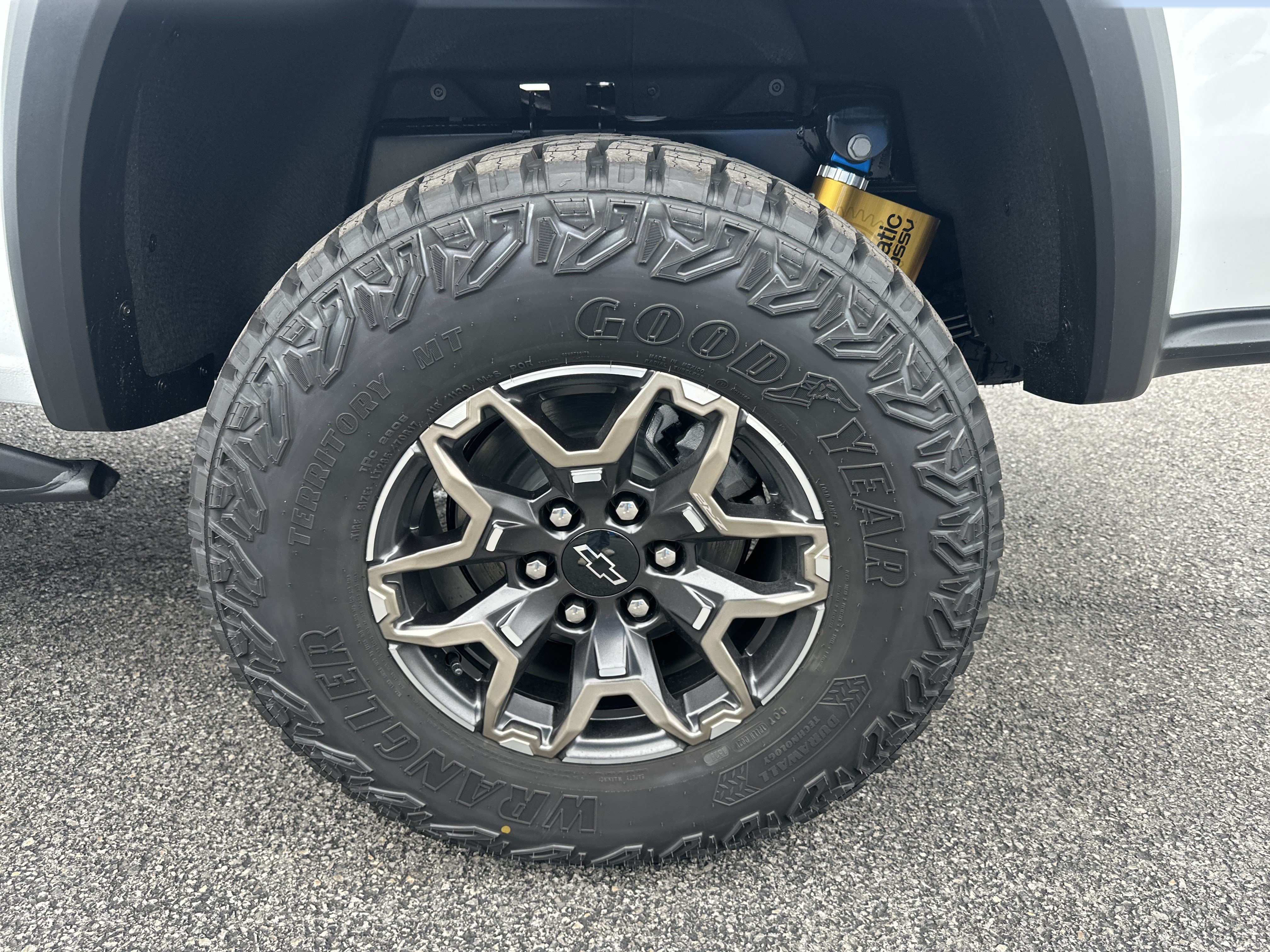 New 2026 Chevrolet Colorado ZR2 w/ Technology Package AWD/4WD image 7
