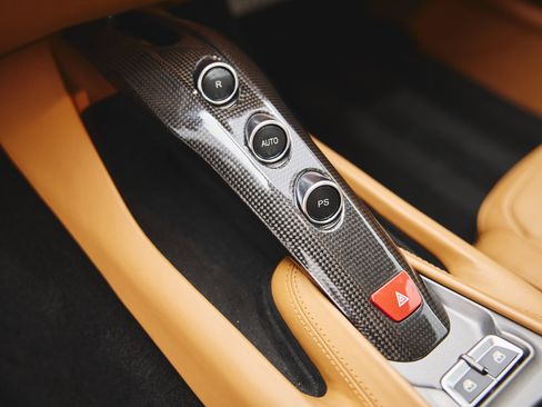 Used 2014 Ferrari F12 Berlinetta RWD image 24