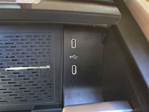 Used 2024 Mercedes-Benz GLS 450 4MATIC image 33