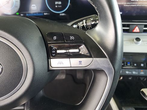 Used 2022 Hyundai Elantra Limited FWD image 23