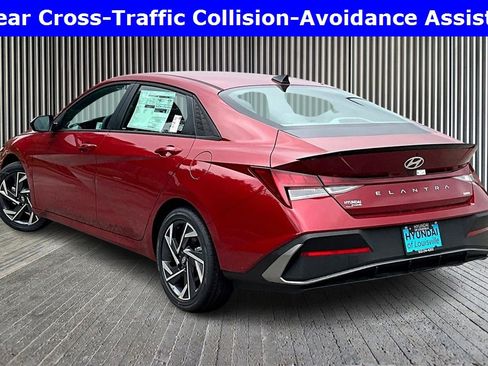 New 2025 Hyundai Elantra SEL image 3