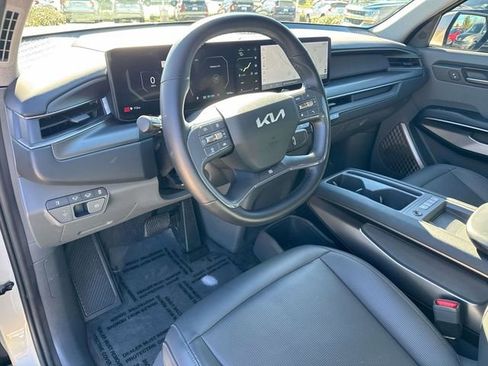 Used 2024 Kia EV9 Light Long Range image 25