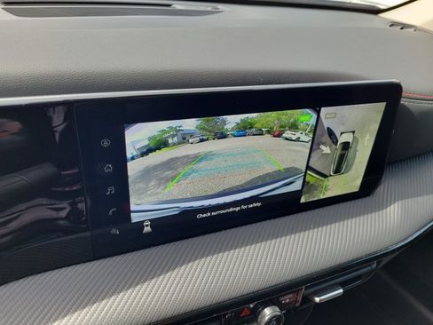 Used 2025 Nissan Kicks SR FWD image 28