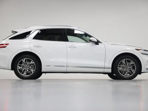 Used 2024 Genesis GV70 2.5T AWD/4WD image 17