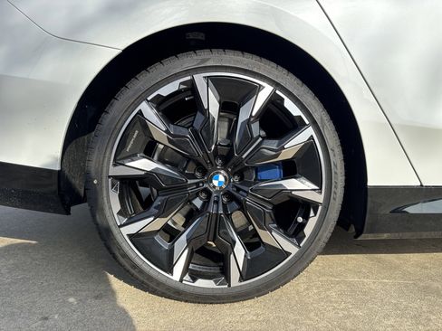 New 2026 BMW 550e xDrive w/ Executive Package AWD/4WD image 28