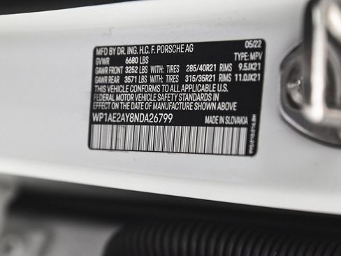 Used 2022 Porsche Cayenne Platinum Edition image 14
