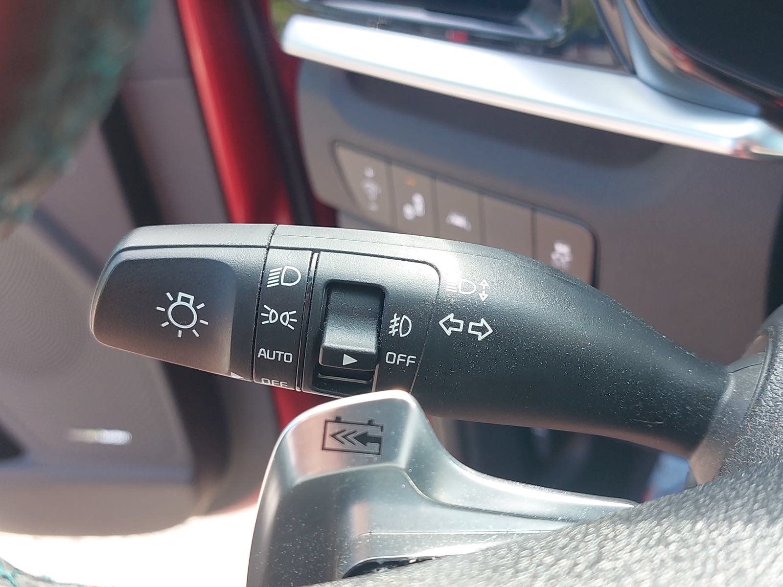 Used 2022 Kia Niro EX Premium w/ Cold Weather Package FWD image 25