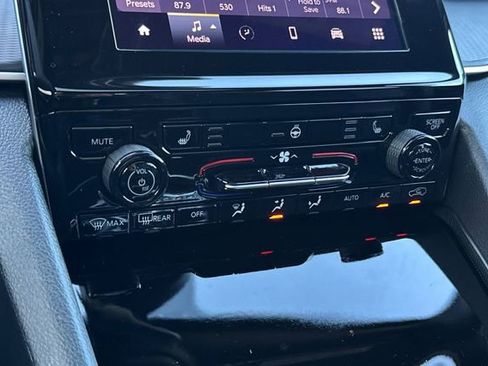 New 2025 Jeep Grand Cherokee L Altitude image 19