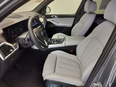 Certified 2026 BMW X5 xDrive40i AWD/4WD image 8