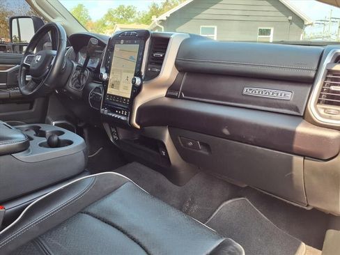 Used 2024 RAM 2500 Laramie image 12