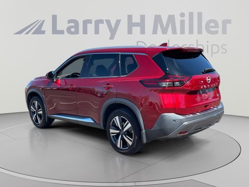 Used 2023 Nissan Rogue SL w/ SL Premium Package FWD image 3