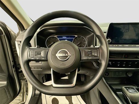 Used 2024 Nissan Rogue S AWD/4WD image 11