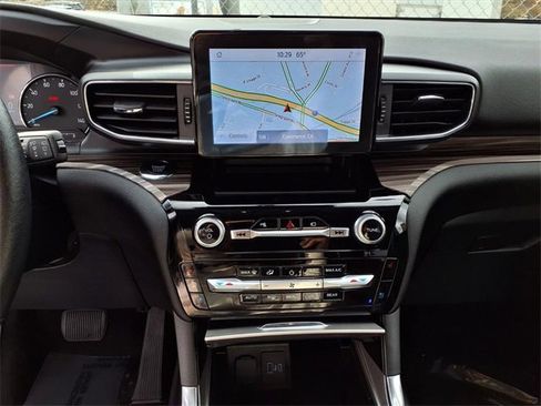 Used 2023 Ford Explorer Limited image 18