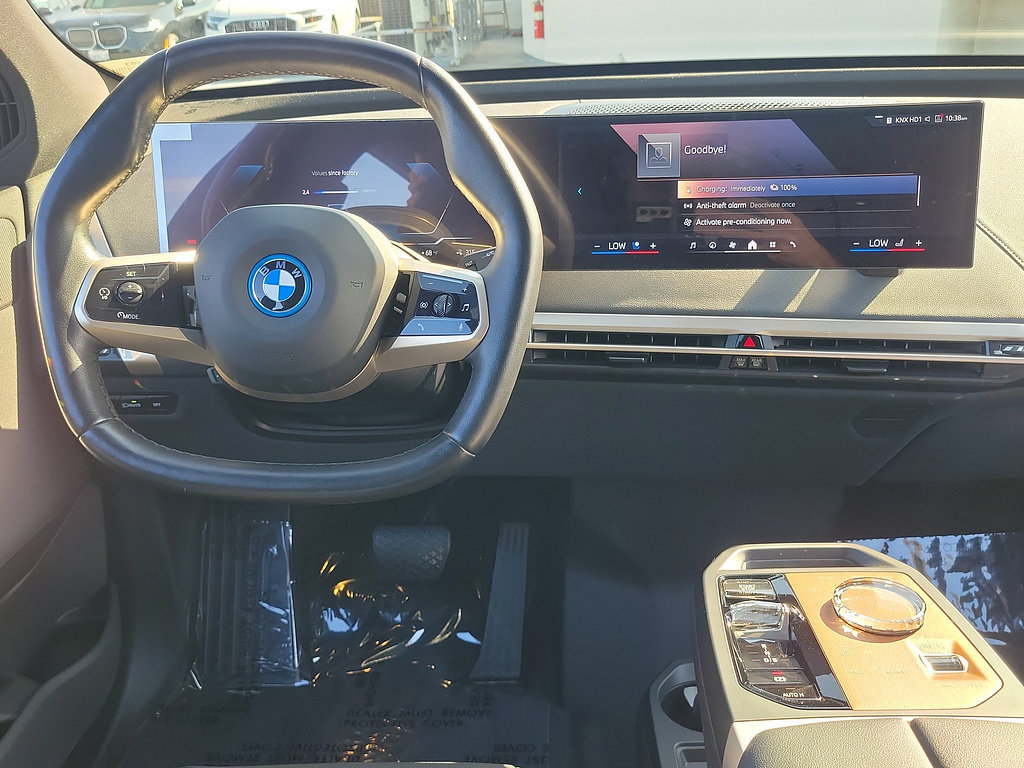 Used 2024 BMW iX xDrive50 w/ Premium Package AWD/4WD image 11