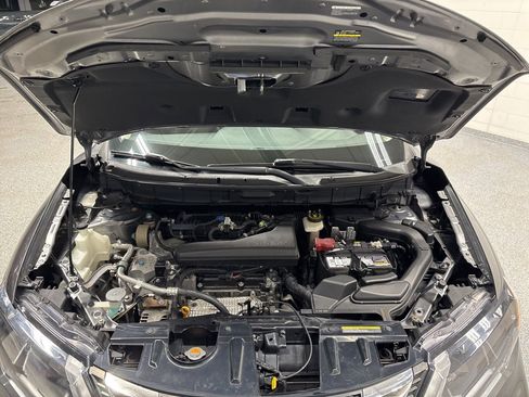 Used 2018 Nissan Rogue SV image 36