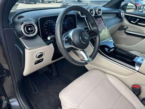 Used 2025 Mercedes-Benz GLC 300 4MATIC image 18