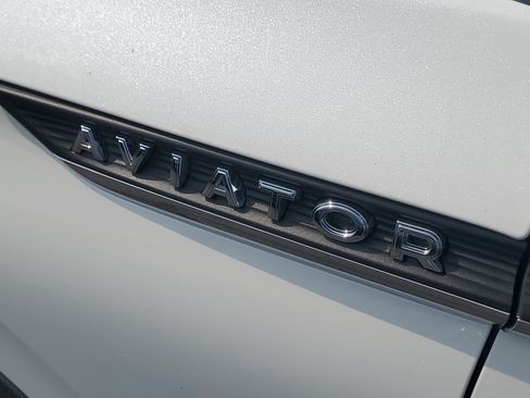 New 2026 Lincoln Aviator AWD image 7