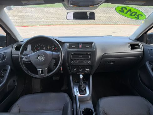 Used 2012 Volkswagen Jetta SE FWD image 12