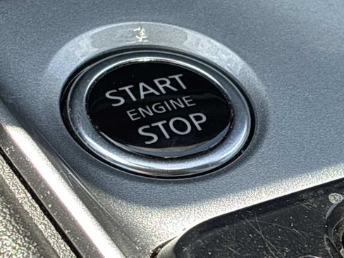 Used 2025 Nissan Altima 2.5 SV FWD image 34