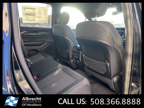 New 2025 Jeep Grand Cherokee Laredo X image 13