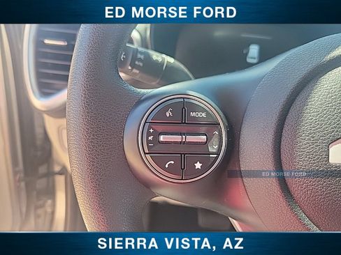 Used 2025 Kia Soul LX FWD image 22