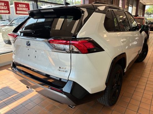 Used 2021 Toyota RAV4 XSE w/ XSE Grade Weather Package AWD/4WD image 9