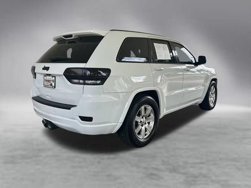 Used 2017 Jeep Grand Cherokee Altitude RWD image 3