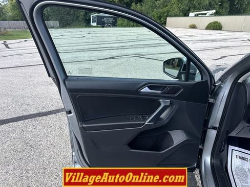 Used 2020 Volkswagen Tiguan SE w/ Panoramic Sunroof Package AWD/4WD image 10