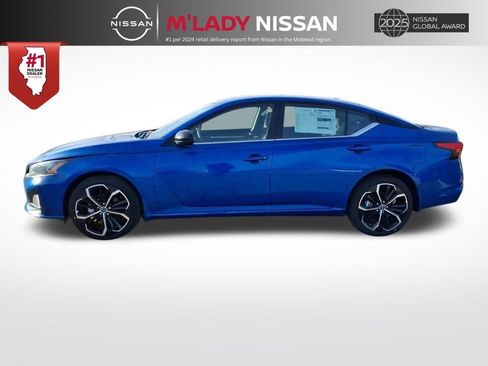 New 2025 Nissan Altima 2.5 SR image 4
