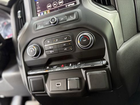 Used 2020 Chevrolet Silverado 1500 Custom w/ Custom Value Package image 39