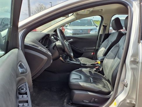 Used 2016 Ford Focus Titanium w/ Titanium Technology Package FWD image 12