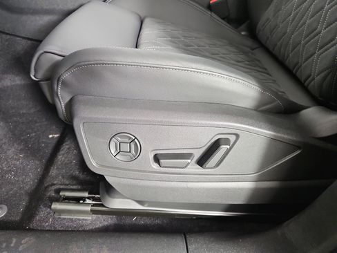 New 2026 Audi SQ5 Premium Plus image 18