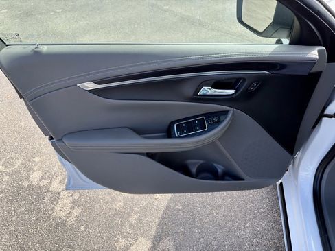 Used 2018 Chevrolet Impala LT image 27