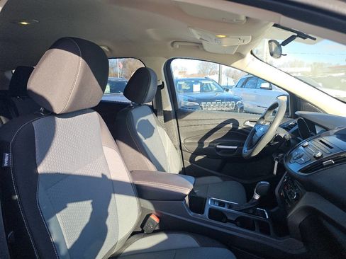 Used 2017 Ford Escape SE w/ SE Cold Weather Package image 25