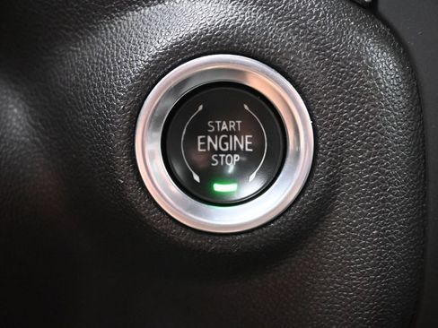 Used 2022 Chevrolet Silverado 1500 LT RWD image 8
