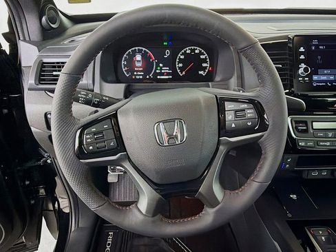 Used 2025 Honda Ridgeline Black Edition image 13