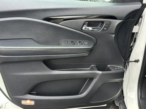 Used 2018 Honda Pilot Touring image 23