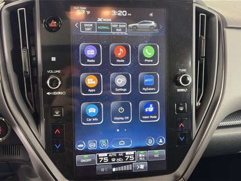 Used 2025 Subaru Crosstrek 2.5i Limited w/ Crosstrek Mirror Package image 18