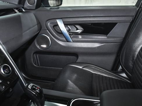 Used 2023 Land Rover Discovery Sport SE image 45