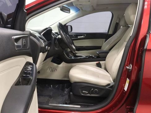 Used 2018 Ford Edge Titanium w/ Equipment Group 301A AWD/4WD image 11