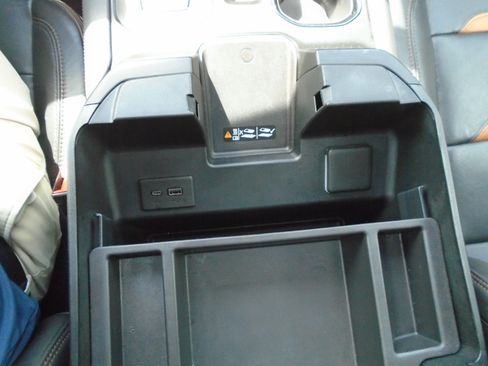 Used 2024 GMC Sierra 2500 AT4 w/ AT4 Premium Plus Package AWD/4WD image 69